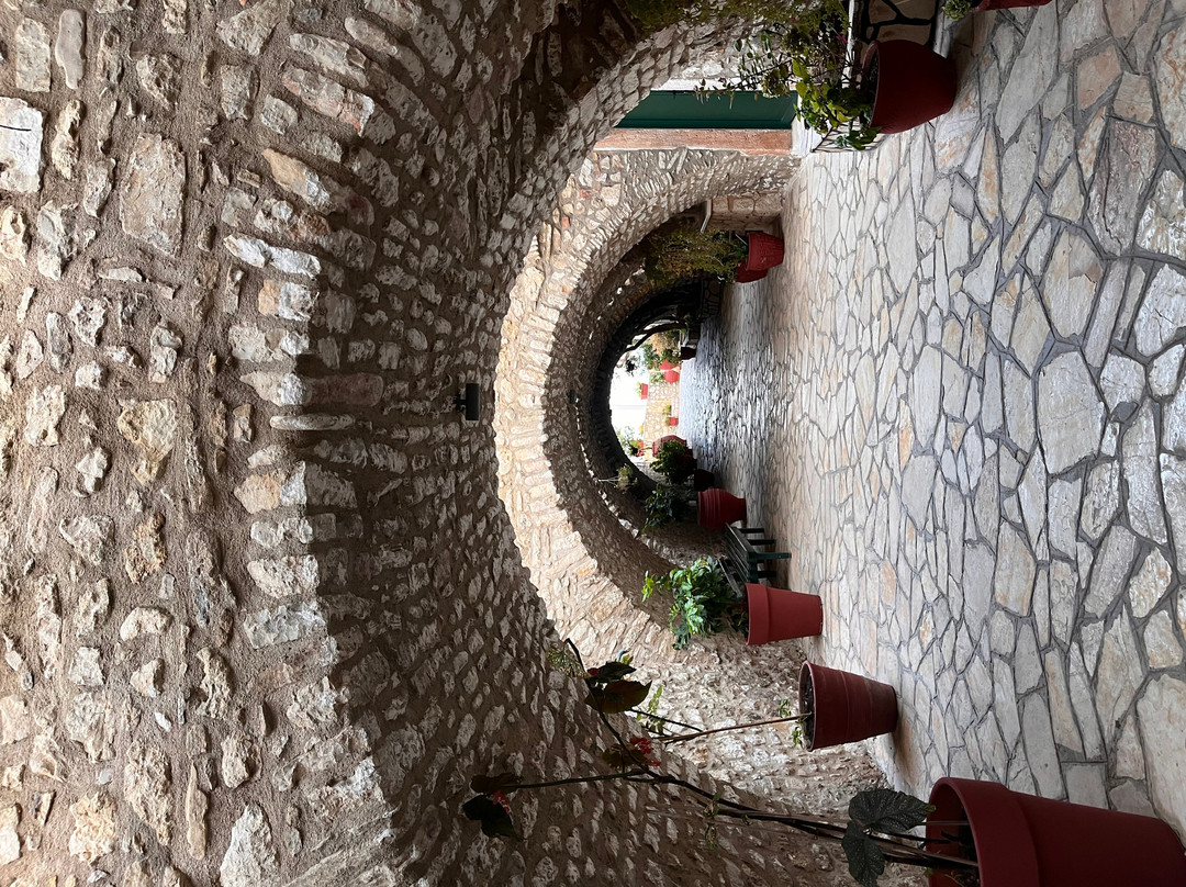 Paleokastritsa Monastery-Paleokastritsa必去景点