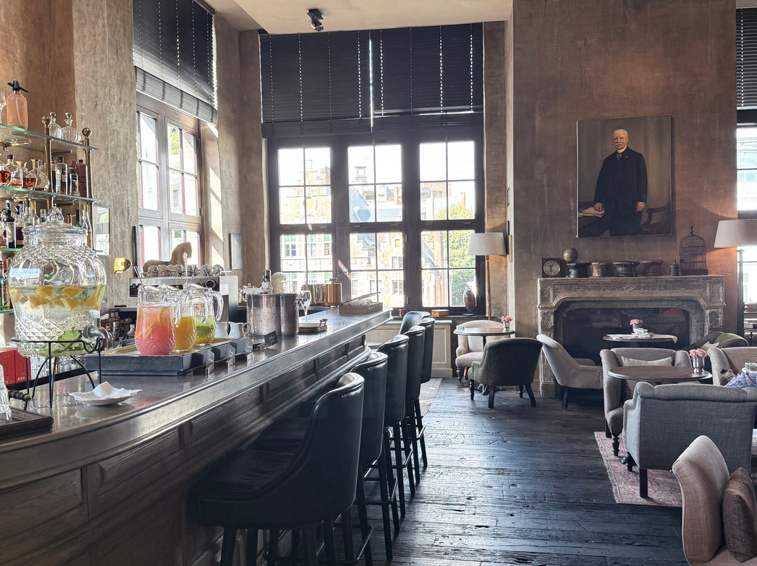 1898邮局酒店主图