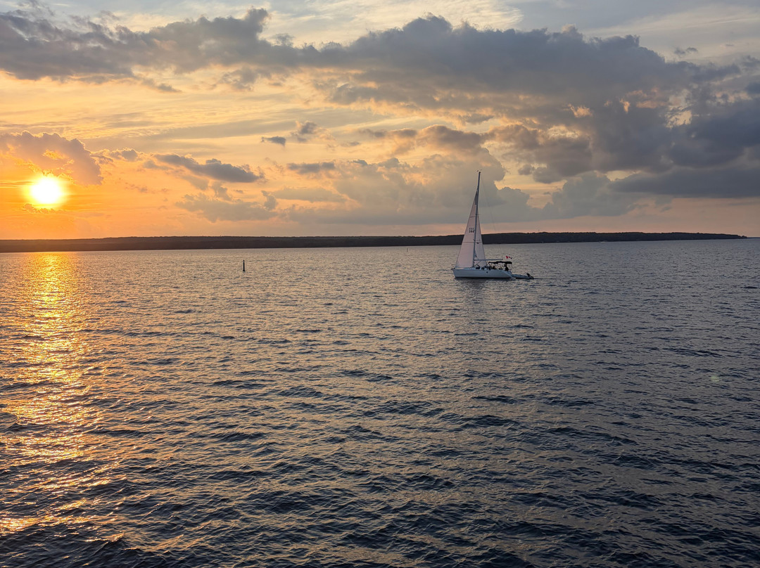 Dylan Lock Sunset Cruise & Concert-Penetanguishene必去景点
