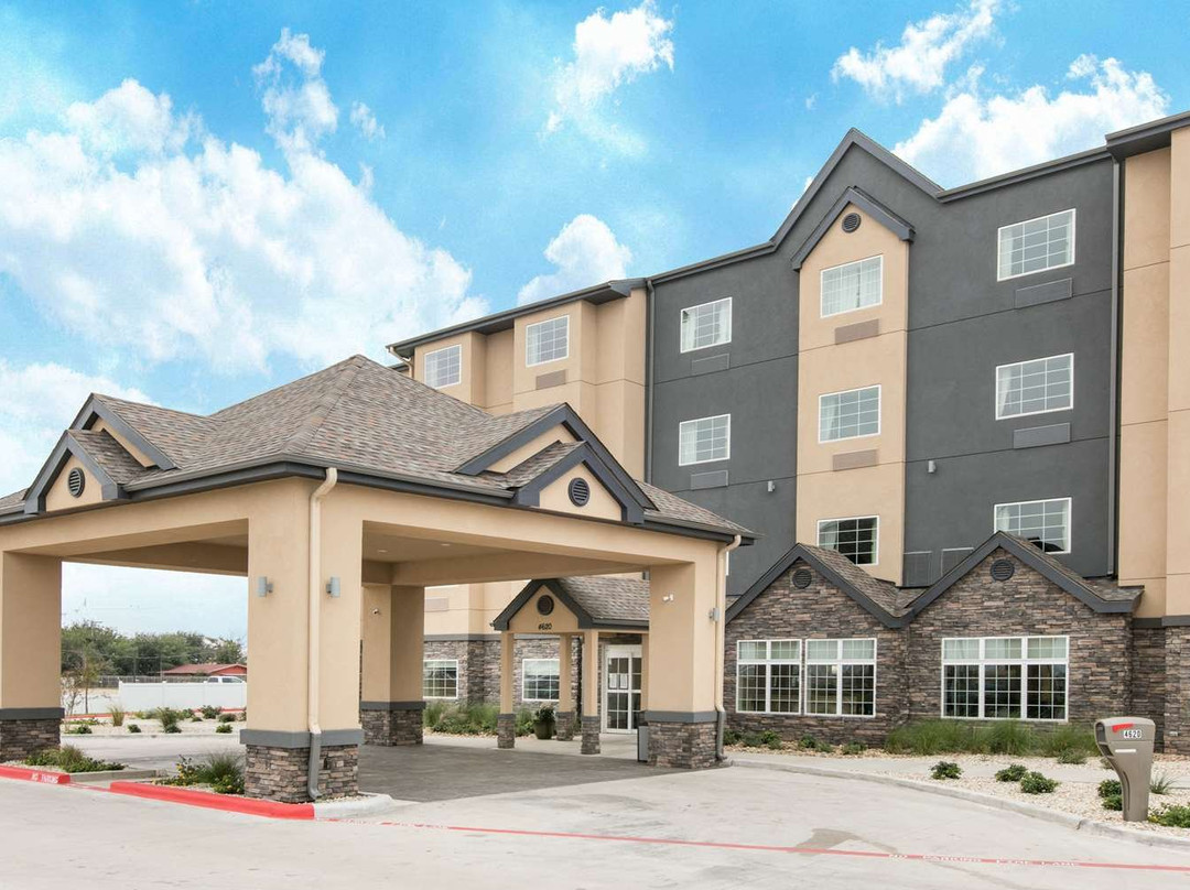 Microtel Inn and Suites by Wyndham Lubbock