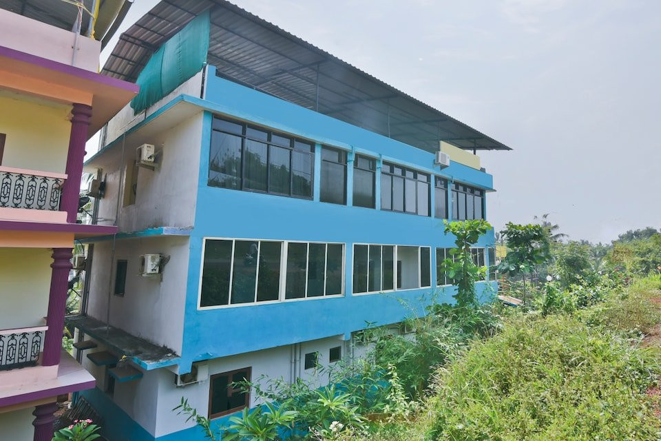 Oyo 2333 Aananda Hotel