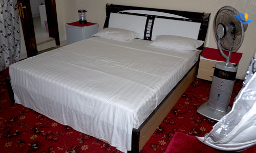 Johanna Livingstone Hotel Sarl