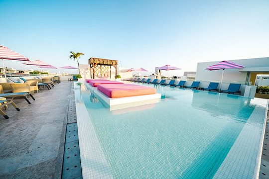 棕榈海滩酒店主图