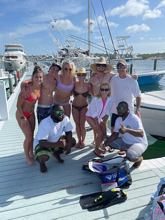 Snapper Jones Fishing-Green Turtle Cay必去景点