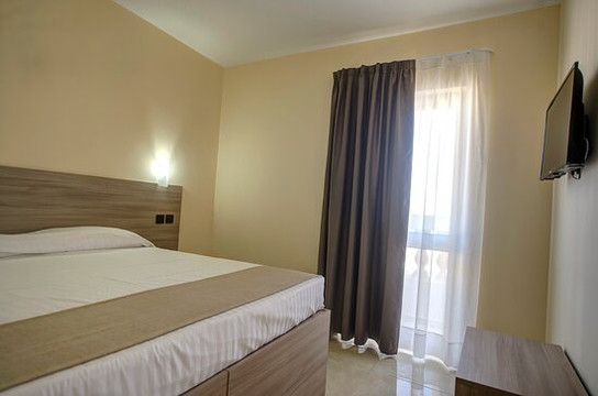 阿尔乐格酒店主图