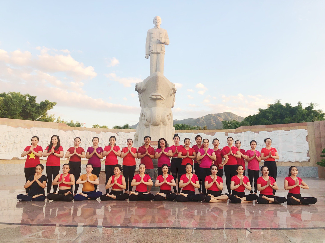 Vinh Hai旅游景点-Yoga Omstars Cam Camera Center