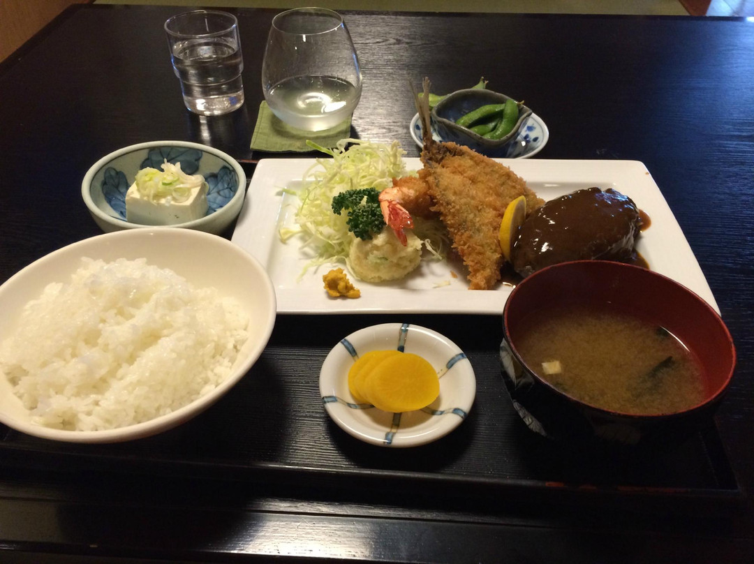 郡山市餐馆和美食-Sanmatsu Kaikan