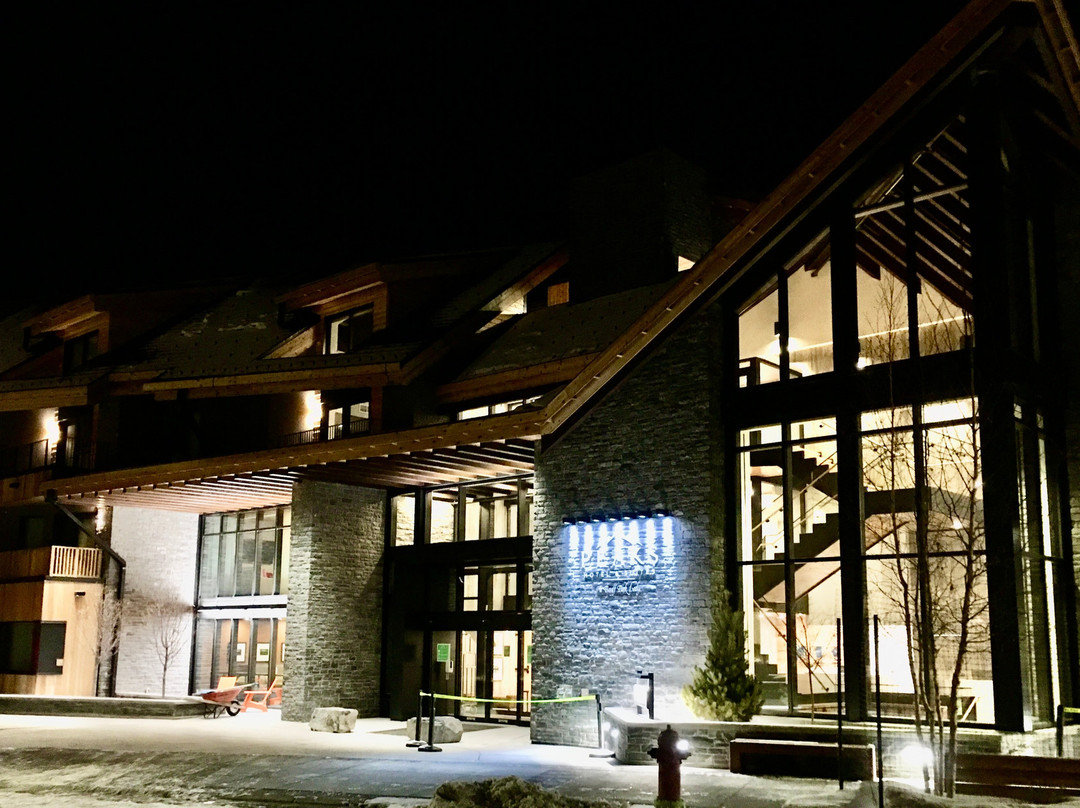 Peaks Hotel and Suites主图