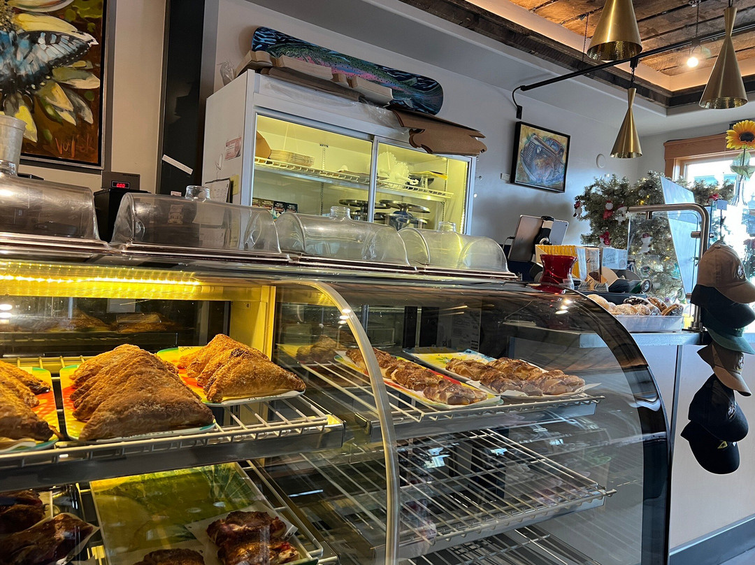 Silver Llama Market And Eatery