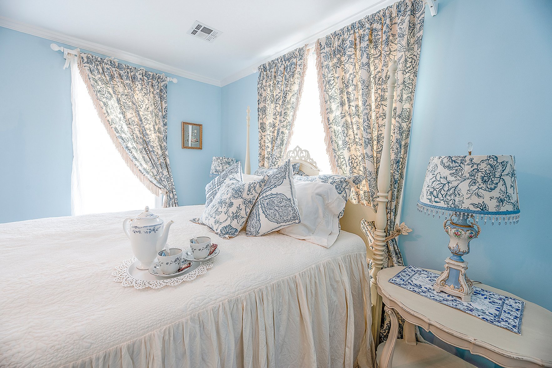 The Carriage House Bed & Breakfast-官方