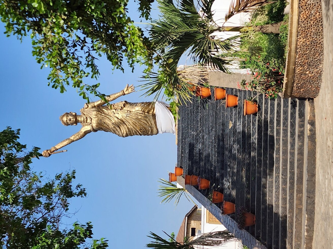 Queen Moremi Statue景点图片