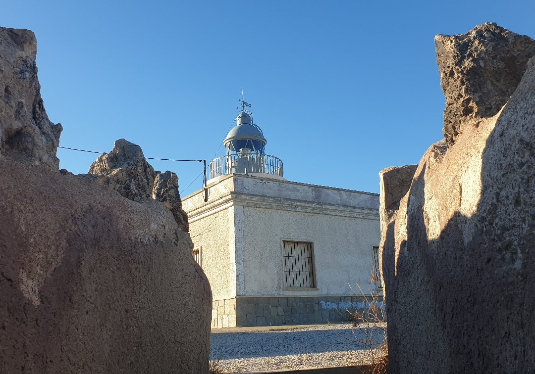 Faro de Portman景点图片