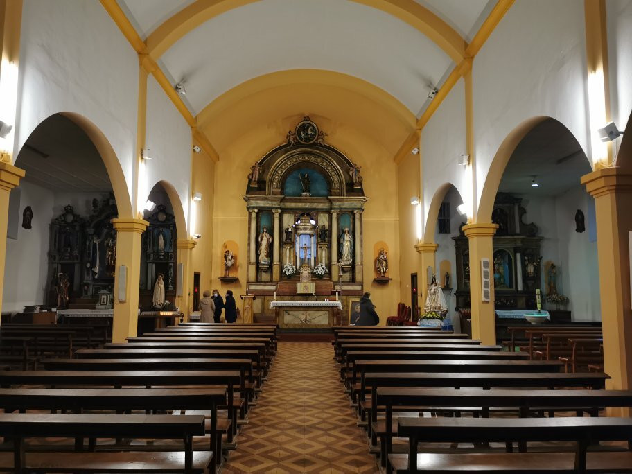 Iglesia de Santiago de Arzua-阿尔苏阿必去景点
