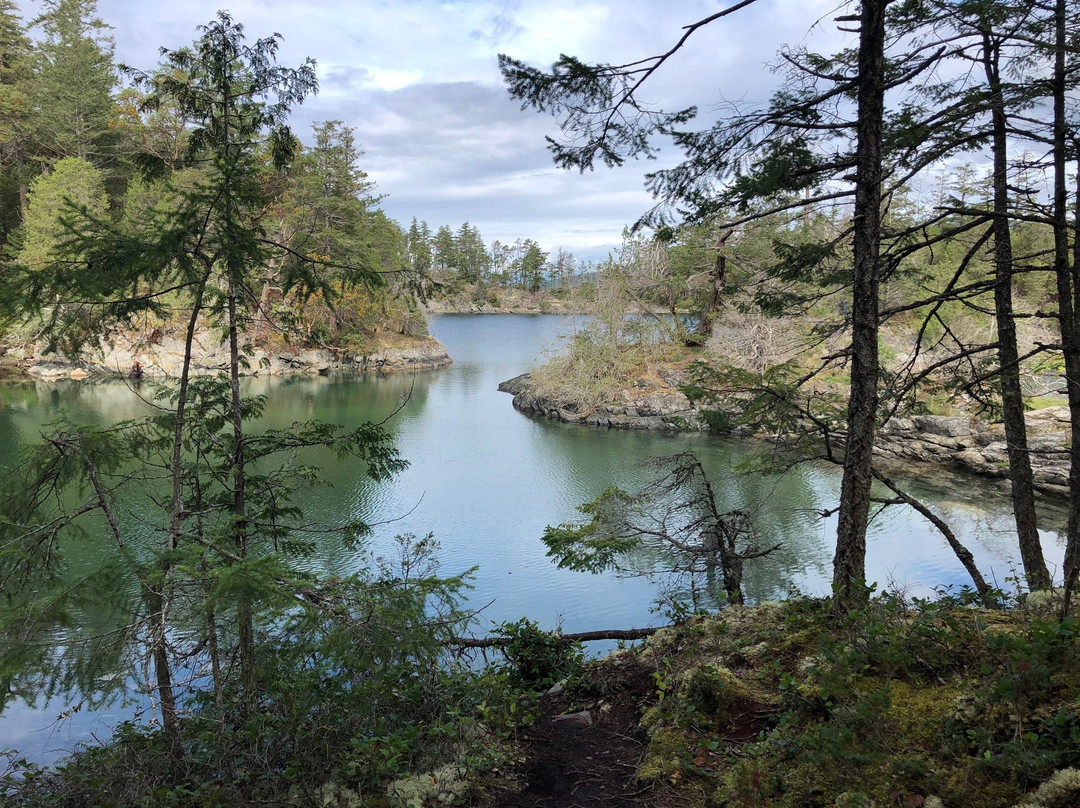 Smuggler Cove Marine Provincial Park-Halfmoon Bay必去景点