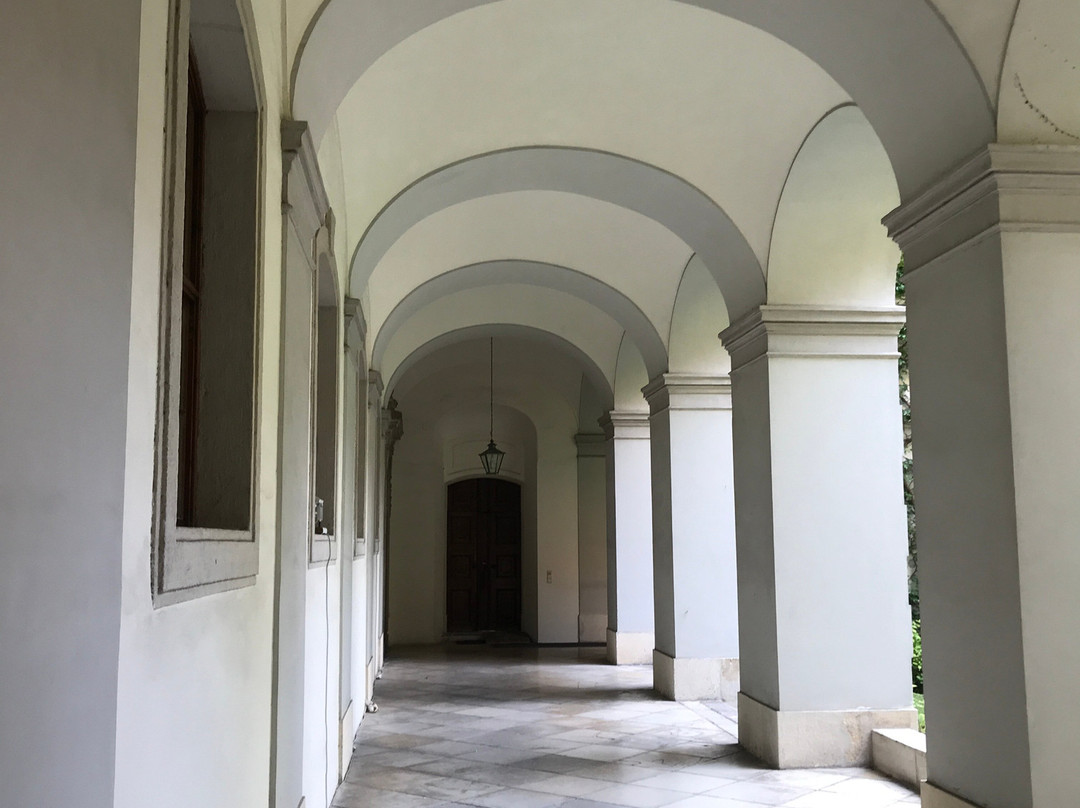 Stift Neukloster-维也纳新城必去景点