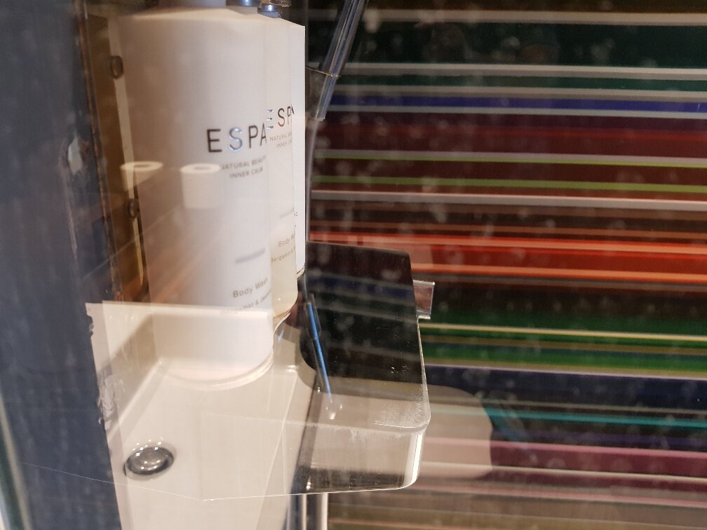 Village Hotel Bournemouth-浴室