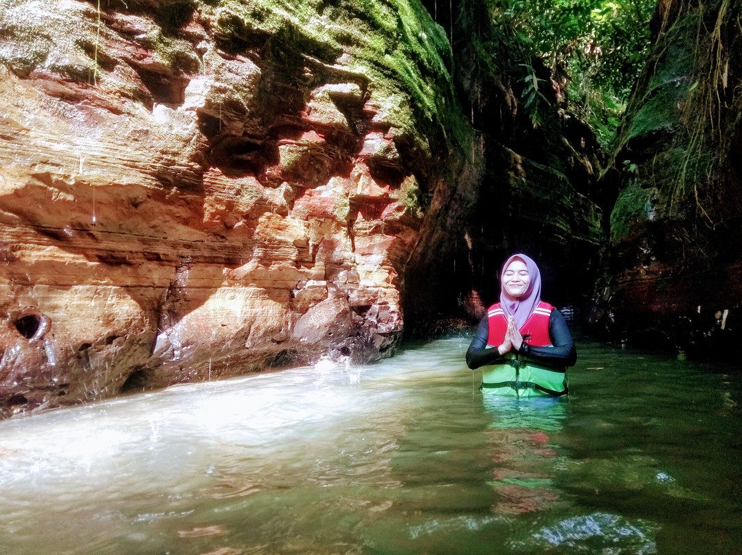 Curug Putri Carita-Carita必去景点
