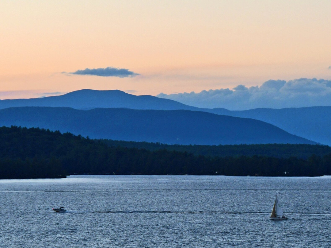 Belknap Point Inn主图