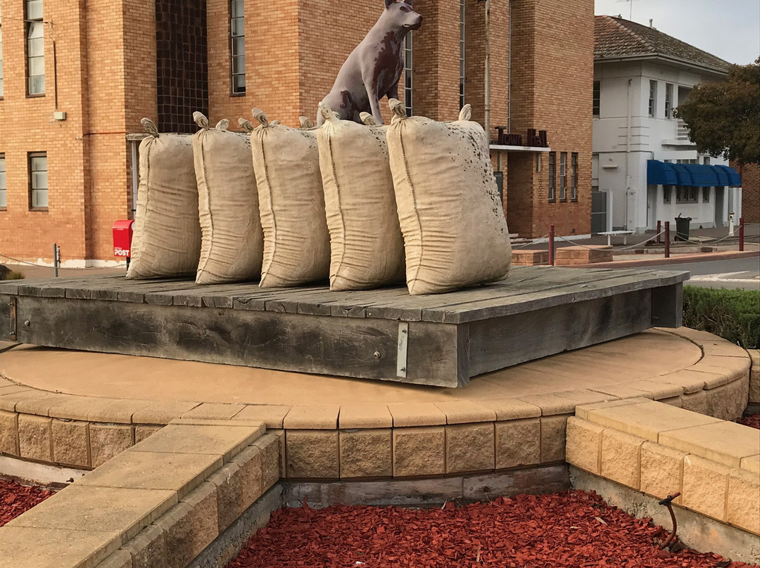 Federation Place Sculptures-Warracknabeal必去景点