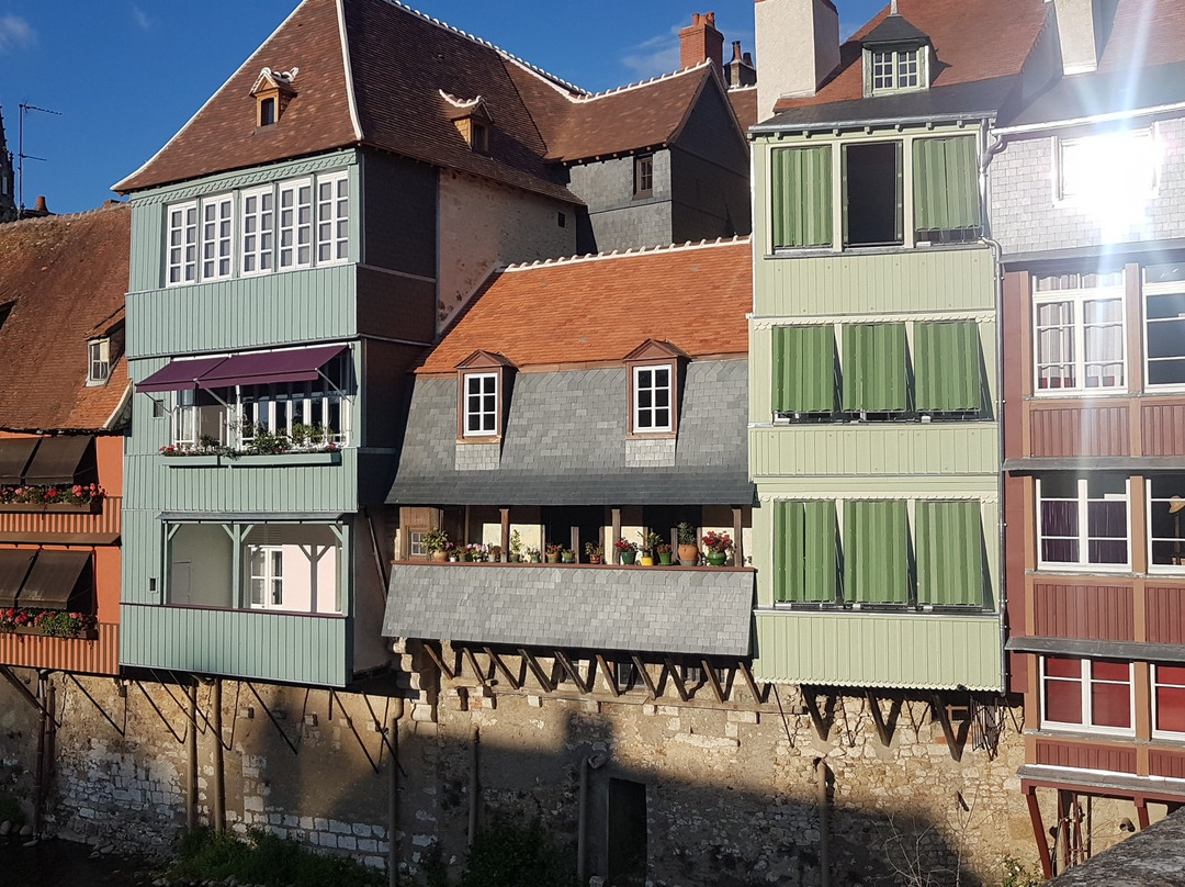 Les Vieilles Maisons du Pont主图