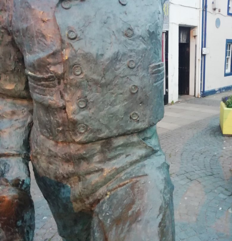 Willy Spears Statue-Eyemouth必去景点