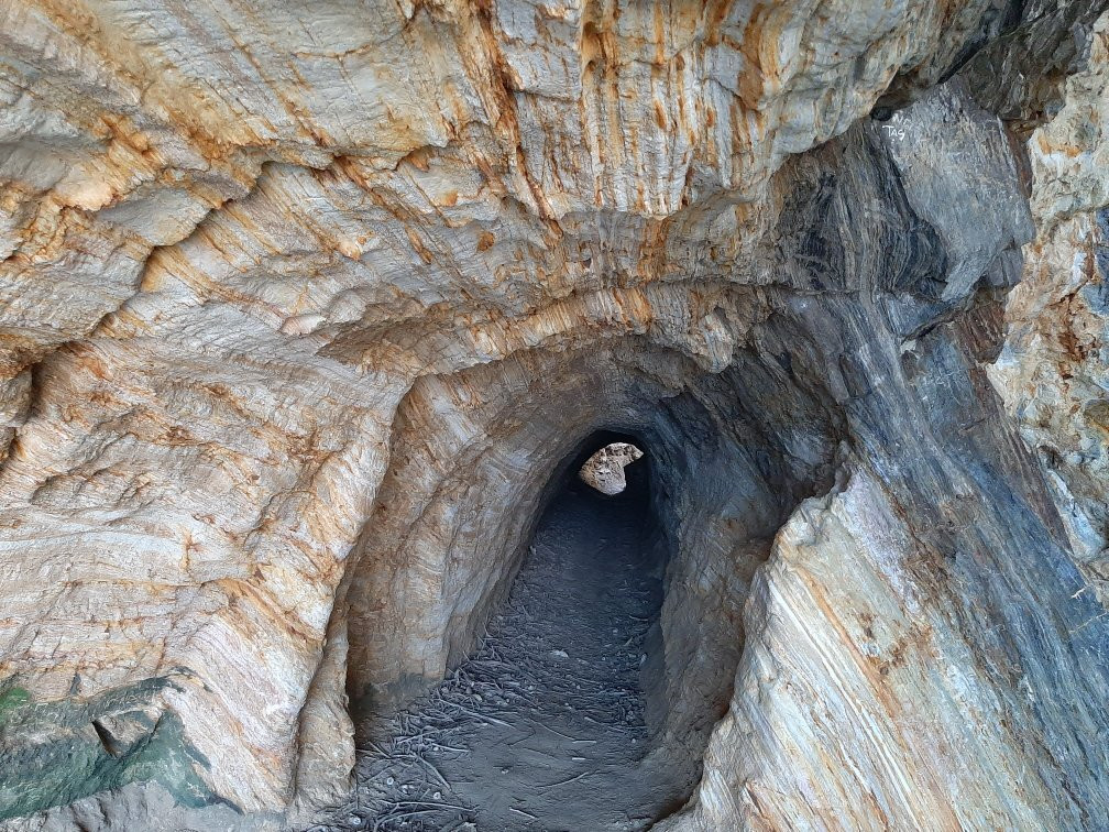 Cova da doncella-比韦罗必去景点