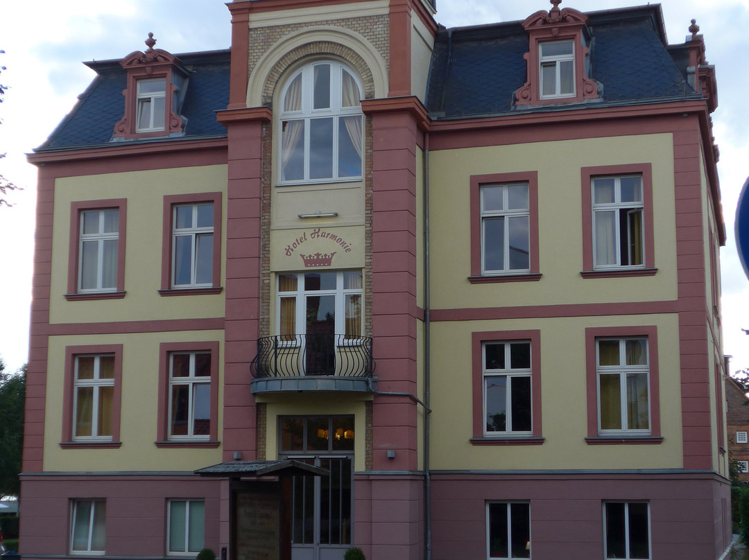 哈莫尼尔酒店主图