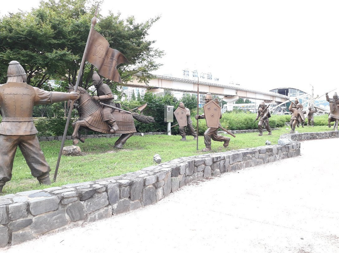 Daeseong-dong Tomb Museum景点图片