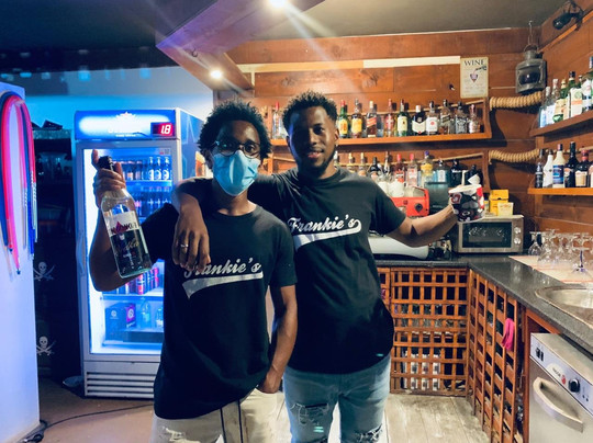 Frankie's Bar-圣塔玛丽亚必去景点