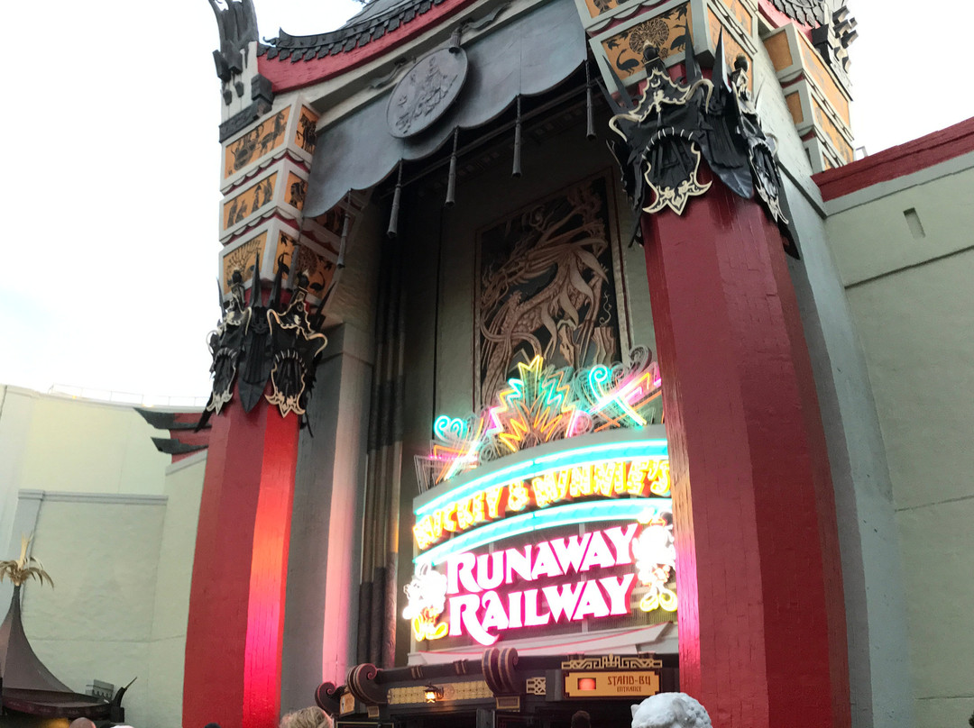 Mickey & Minnie's Runaway Railway