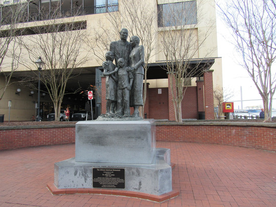 African-American Monument-萨凡纳必去景点