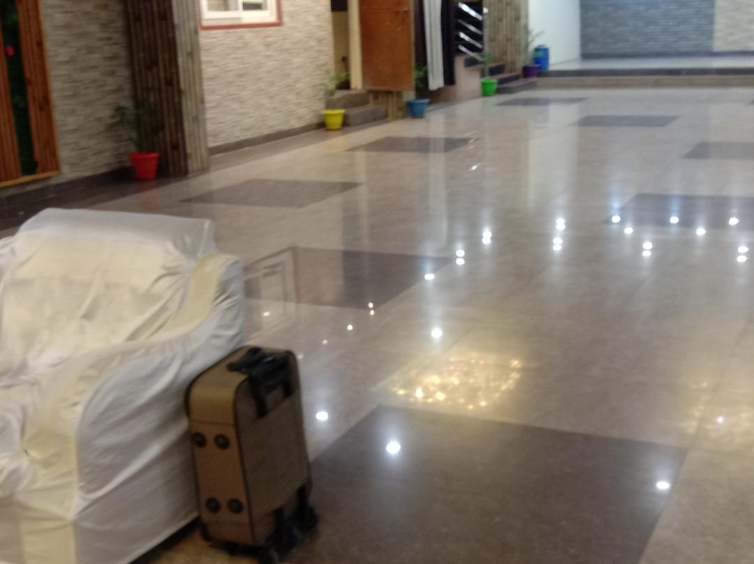 萨尔维什瓦瑞酒店主图