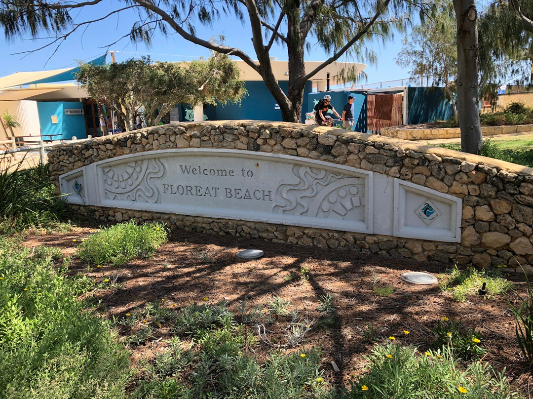 洛里厄特海滩-城市海滩必去景点