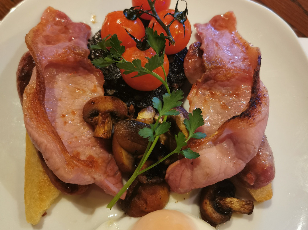 Harefield Hall主图