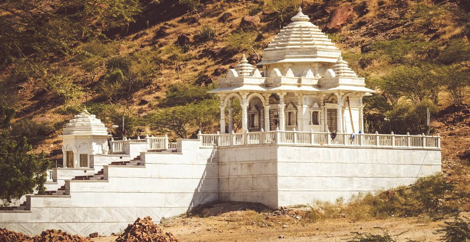 Nakoda Temple景点图片