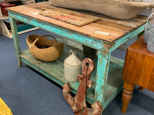 Class and Trash Thrift Store-斩魔山必去景点