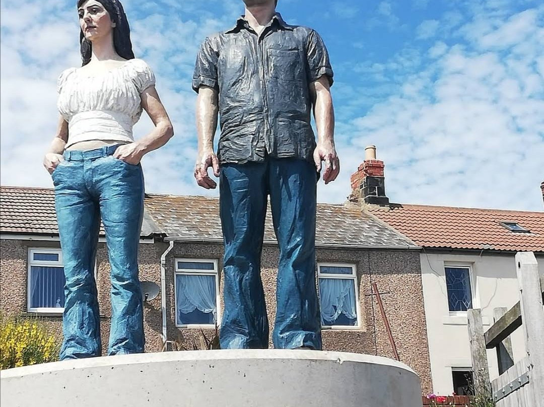 The Couple Statue景点图片