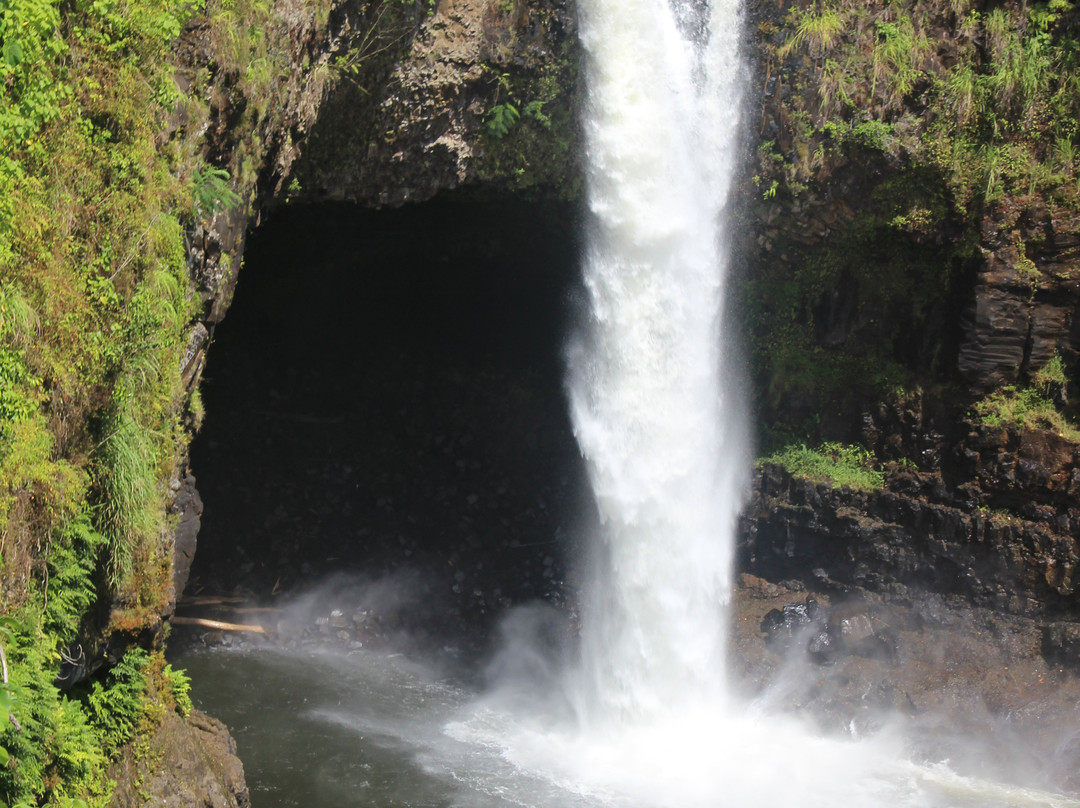 彩虹瀑布-希洛必去景点