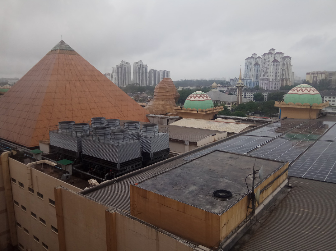 双威金字塔酒店主图