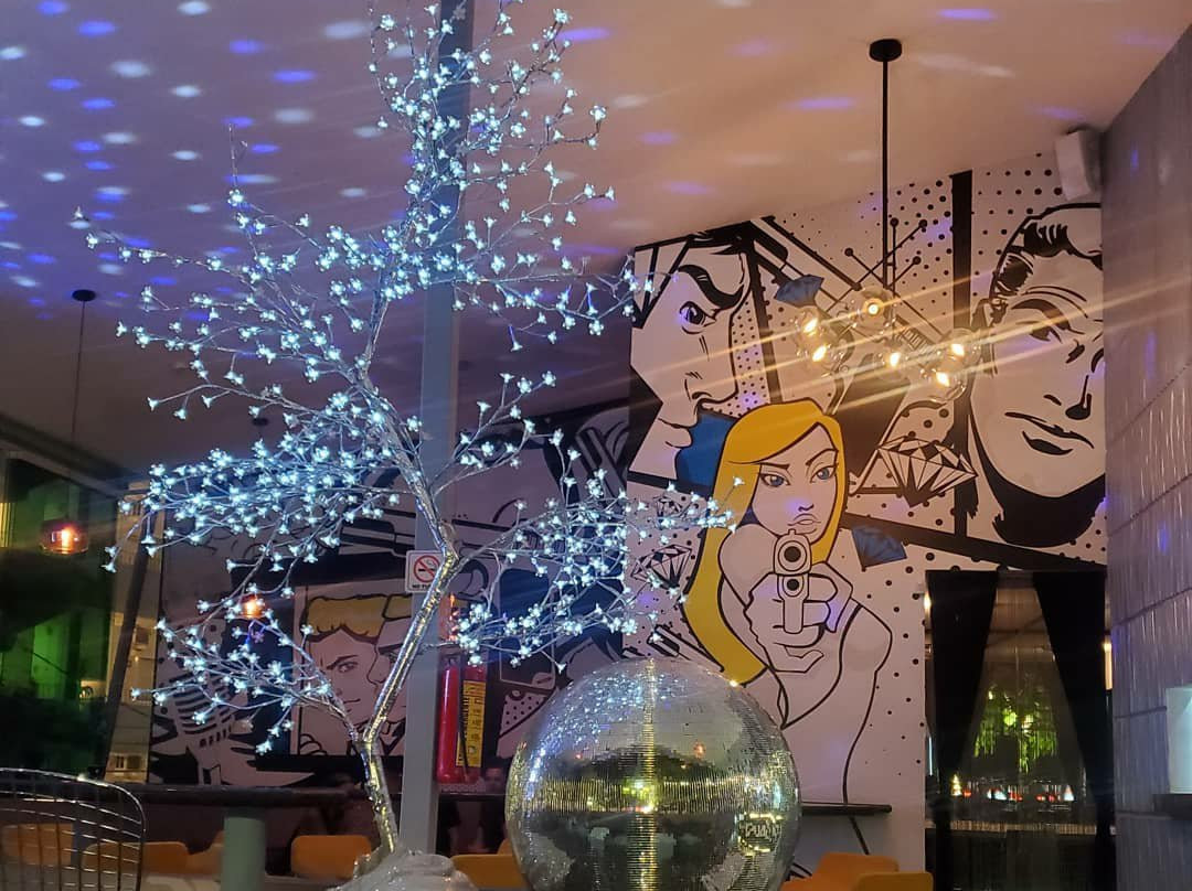 Blondies Loft + Slushbar-瓦拉塔港必去景点