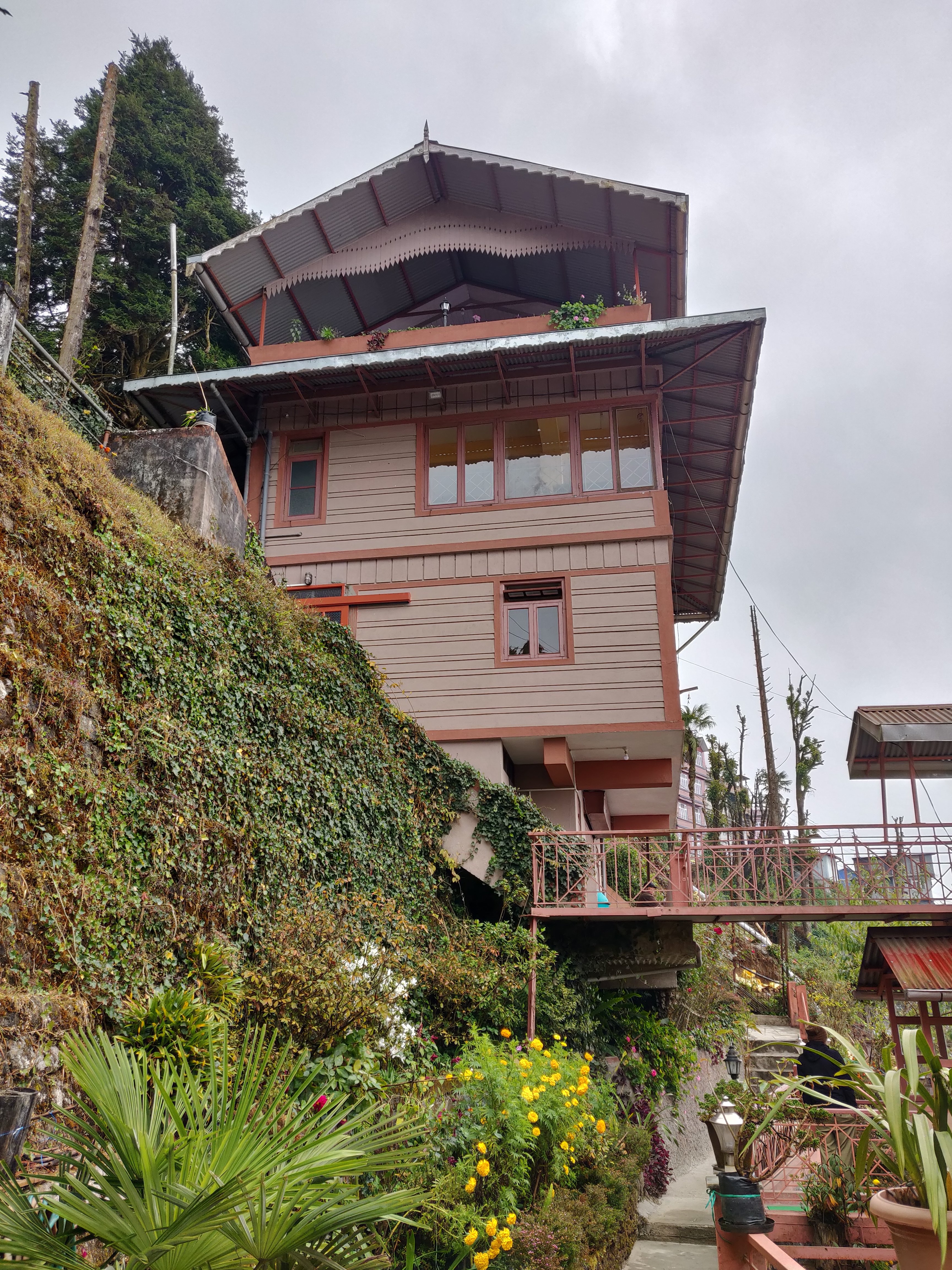 Little Singamari HomeStay-portrait