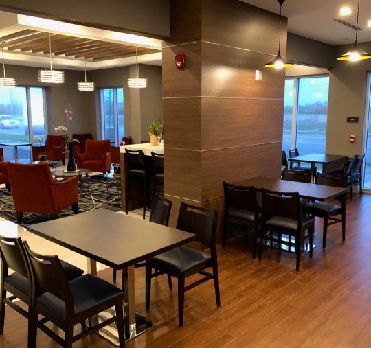 Park Inn by Radisson Brampton, ON-餐饮