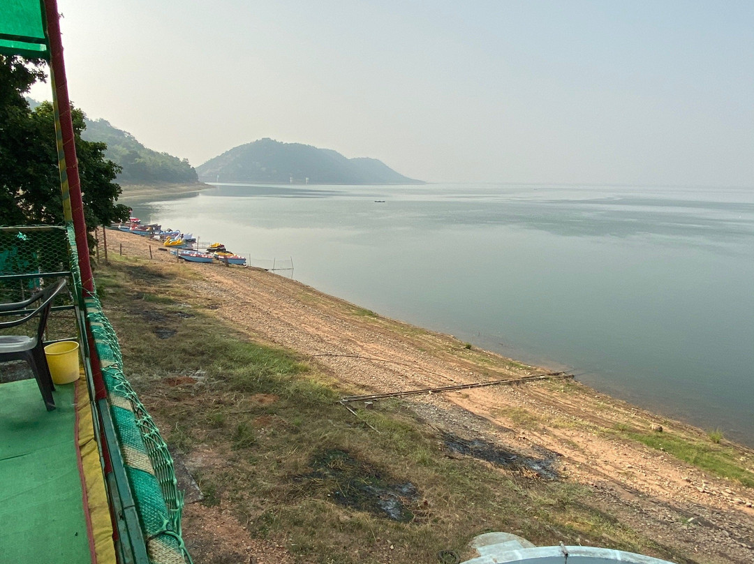 Khindsi Lake景点图片