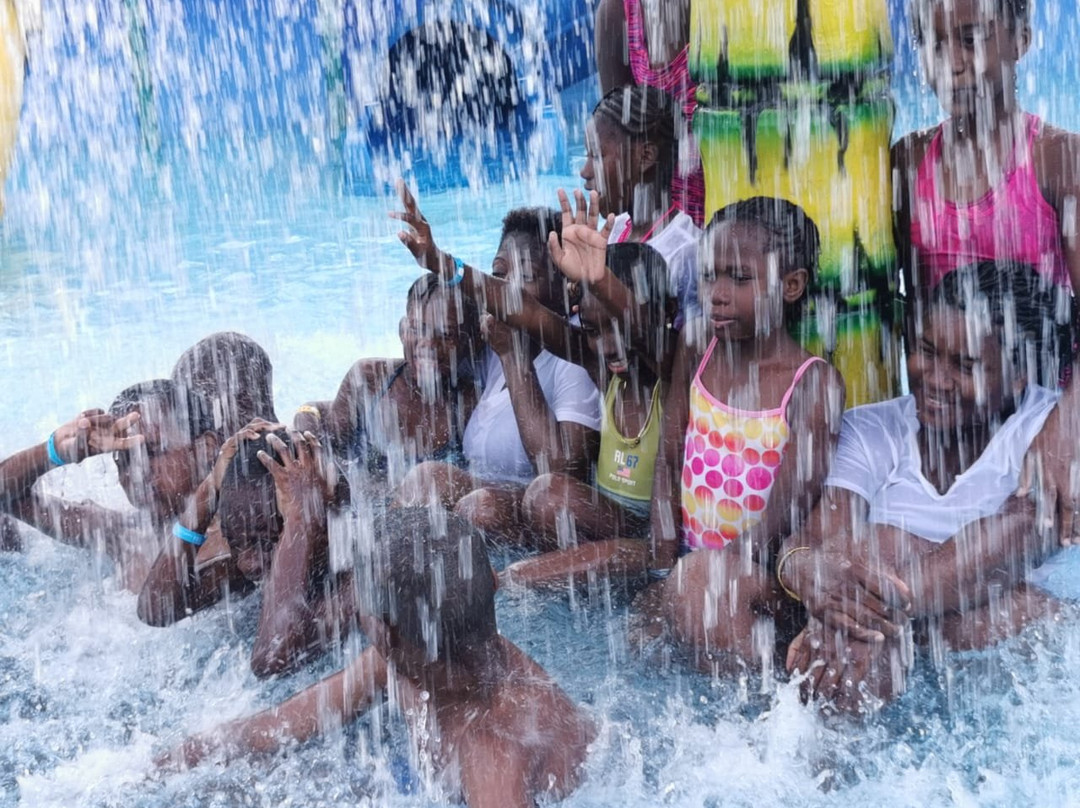 奥乔里奥斯悦宜湾酒店主图