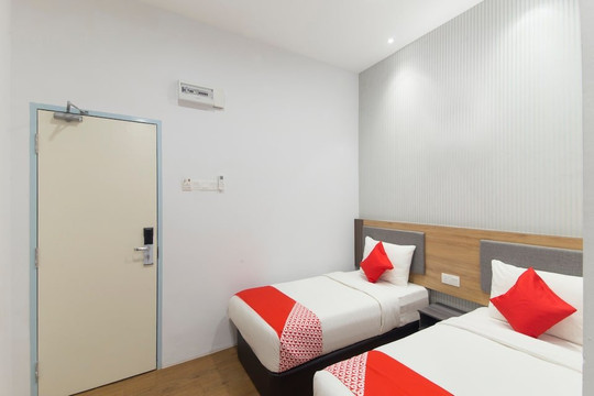 阿加佩酒店-士拉央主图