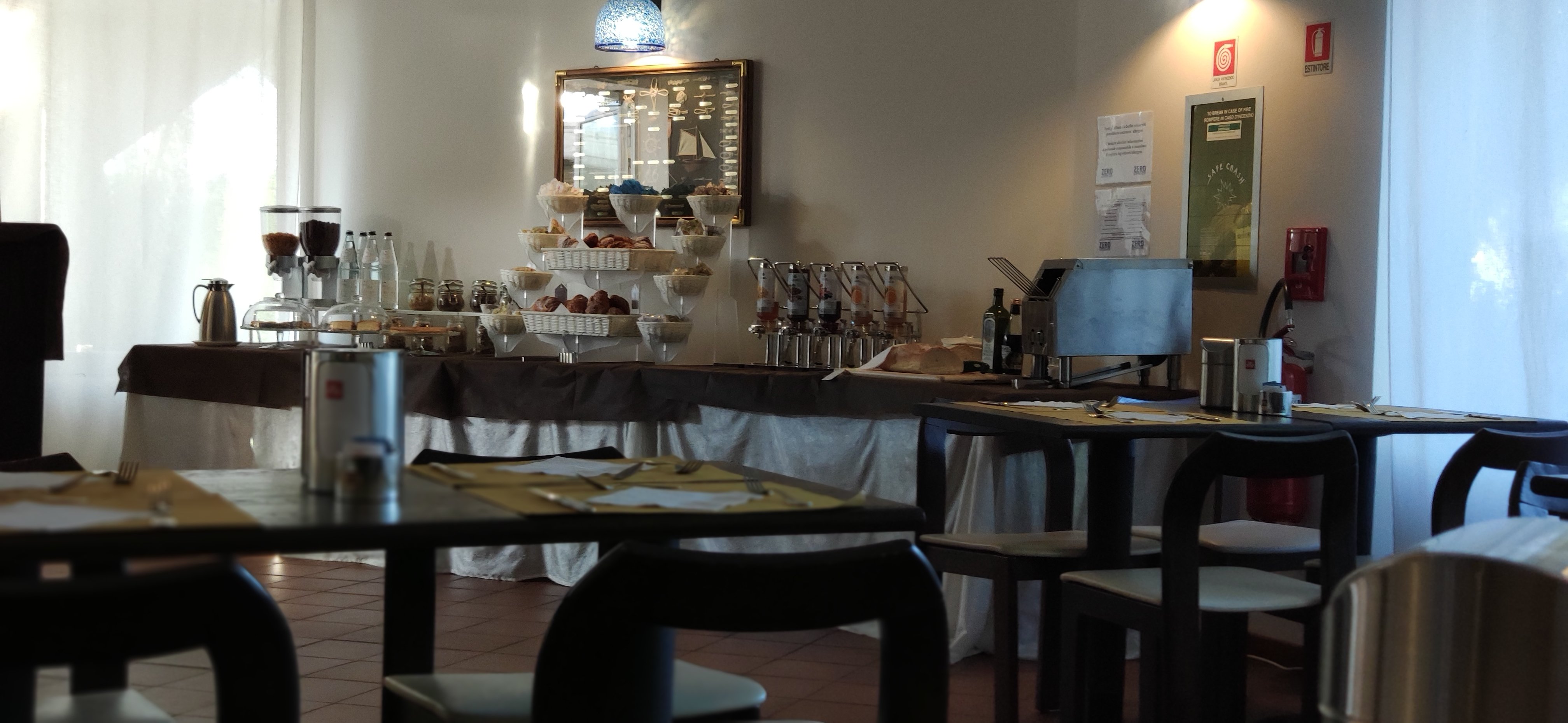 Beach Hotel Eurovil-餐饮
