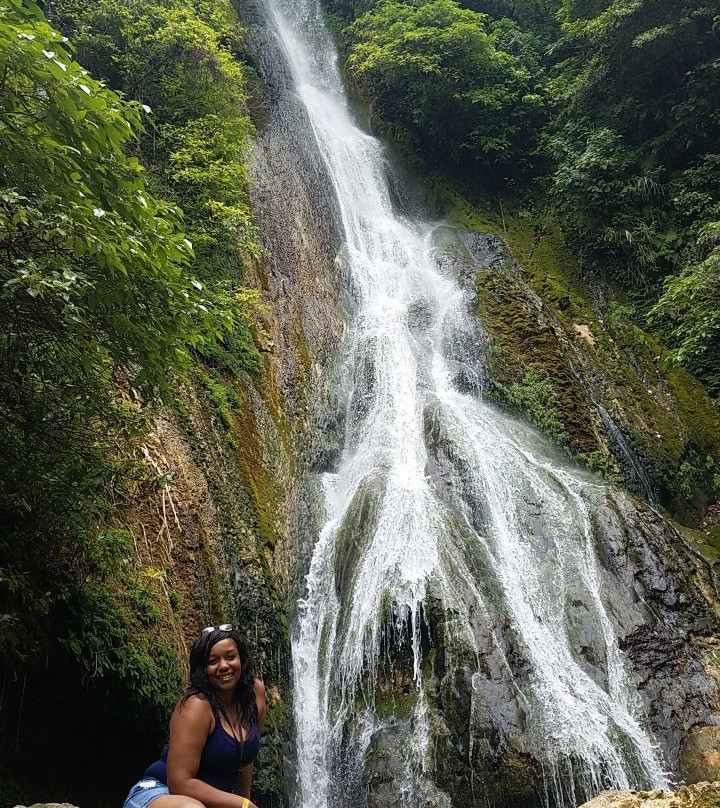 Cascades Waterfalls-Mele Maat必去景点