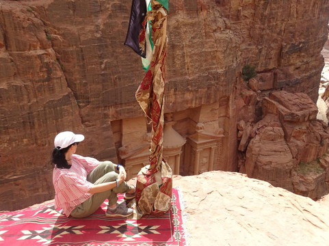 Almrasems: Travel Jordan with Ana