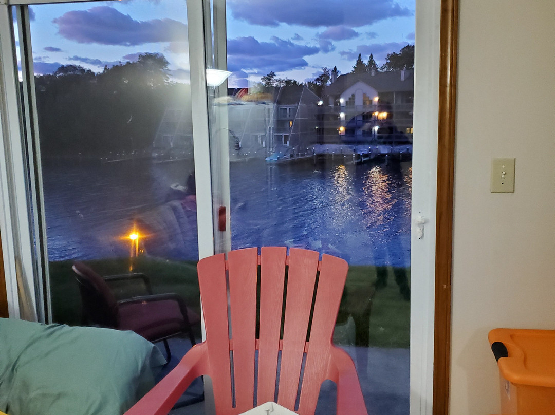 Riverside Motel & Marina主图