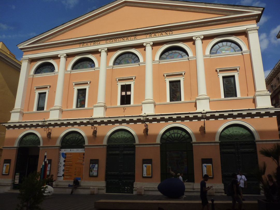 Teatro Comunale Traiano景点图片
